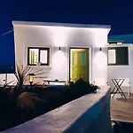 Finikas Cave House