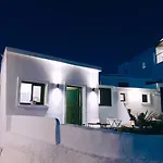 Finikas Cave House Apartmán