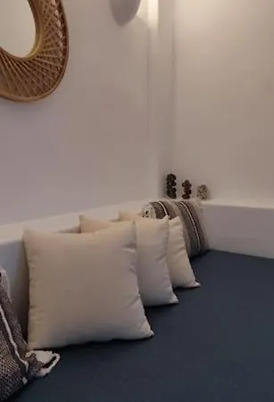 Finikas Cave House * Foinikiá