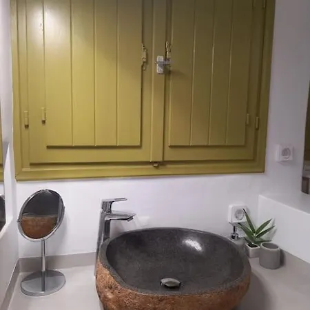 Apartament Finikas Cave House *