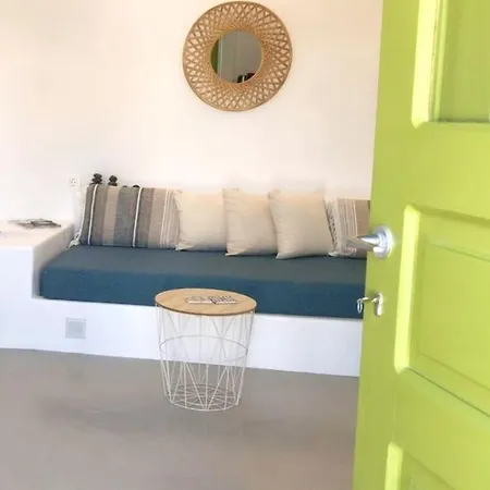 Finikas Cave House *