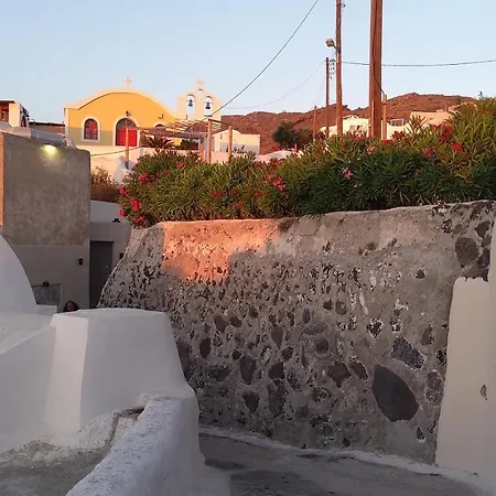 Finikas Cave House * Foinikia (Santorini)