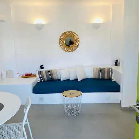 Finikas Cave House *