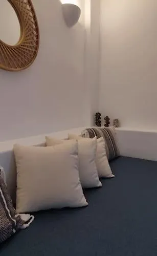 Finikas Cave House * Foinikiá