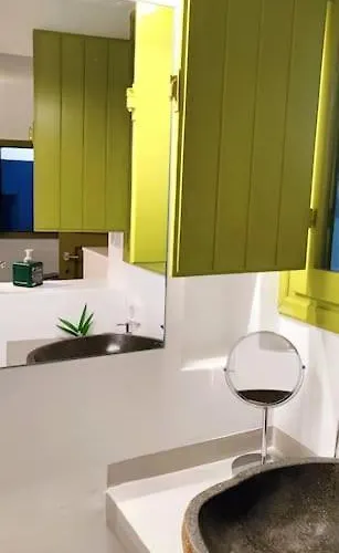 Finikas Cave House *