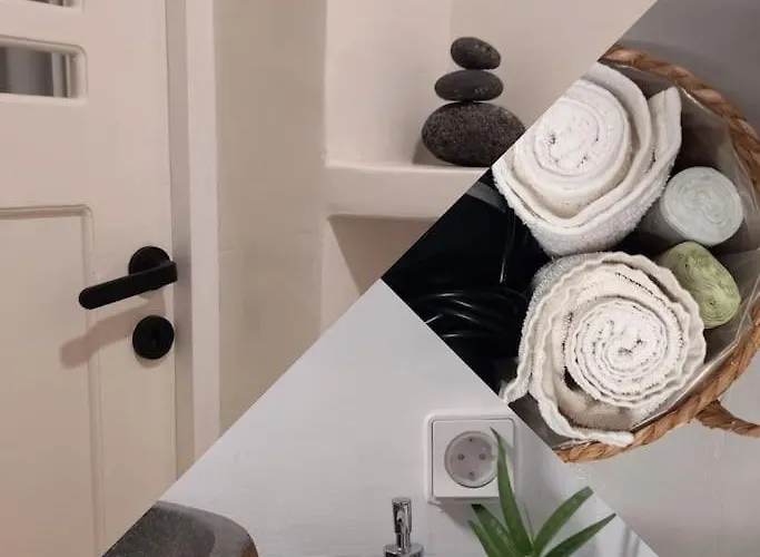 Finikas Cave House *