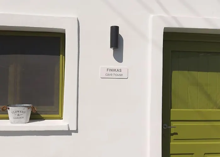 Finikas Cave House * Foinikiá