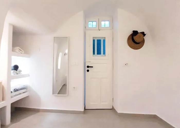 Finikas Cave House * Foinikiá